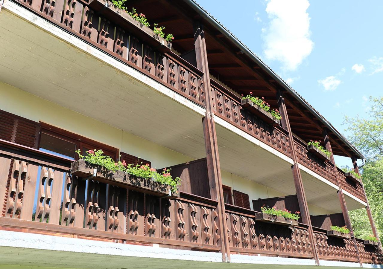 Pension Leano Noetsch Exterior photo